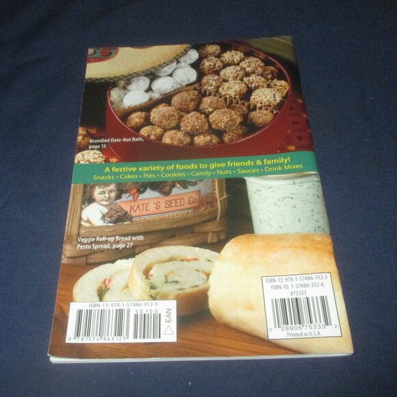 Family Living Holiday Favorites Gift Foods (Softcover, Riverwood Press , 2009) - Picture 2 of 3